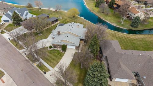 2721 30th Avenue S, Fargo, ND, 58103 | Card Image