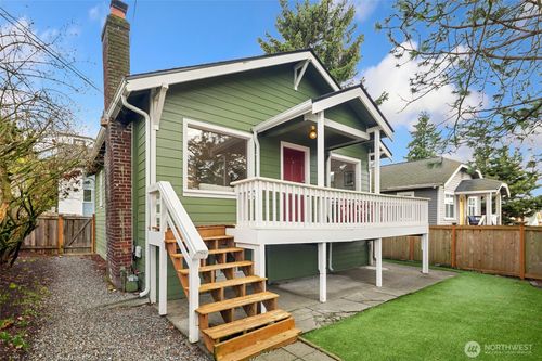 920 N 102nd St, Seattle, WA, 98133-9327 | Card Image