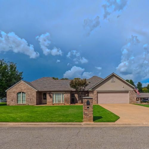 12 Meadowview Dr, Searcy, AR, 72143-7249 | Card Image