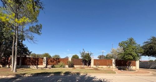 5037 Mira Vista Cir, Midland, TX, 79705-3026 | Card Image