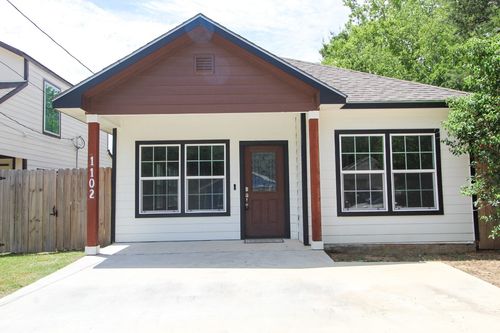 1102 4th St, Lockhart, TX, 78644-3735 | Card Image