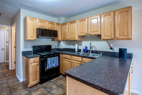 14-24511 Pinehurst Ave, Oak Park, MI, 48237-1878 | Card Image