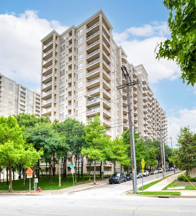 View of apartment building / complex | Image 4