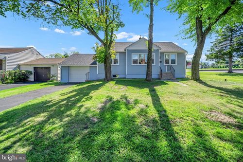 31 Poplar Ave, WARRINGTON, PA, 18976-2518 | Card Image