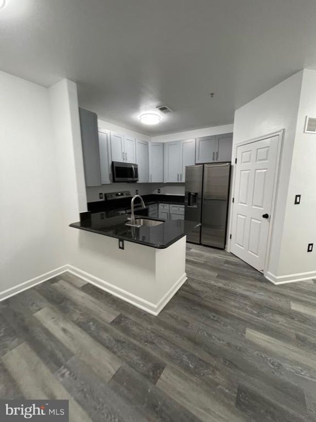 UNIT-202 - 42480 Rockrose Sq, Condo with 3 bedrooms, 2 bathrooms and null parking in BRAMBLETON VA | Image 15