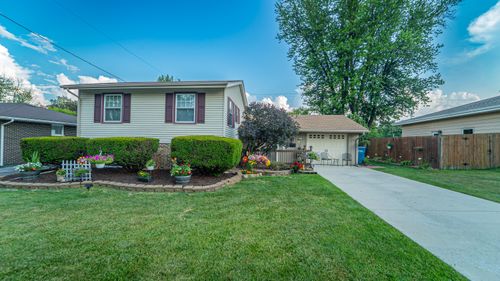 125 Minter Dr, Griffith, IN, 46319-1647 | Card Image