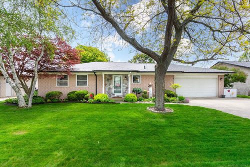 7233 Flamingo St, Clay, MI, 48001-4131 | Card Image