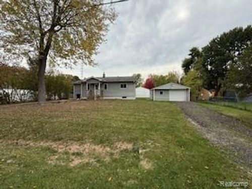 1096 Harding Dr, Grand Blanc, MI, 48507-4229 | Card Image