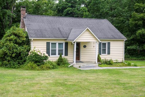 18 Highland St, Millerton, NY, 12546-5265 | Card Image