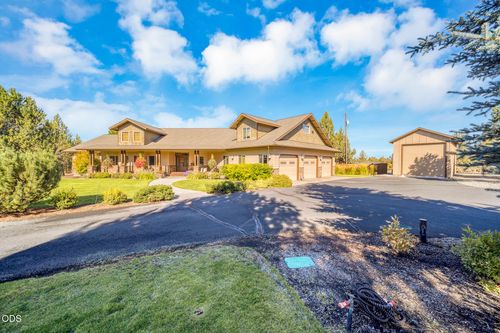 18853 Sw Sisters Pl, Powell Butte, OR, 97753-1666 | Card Image
