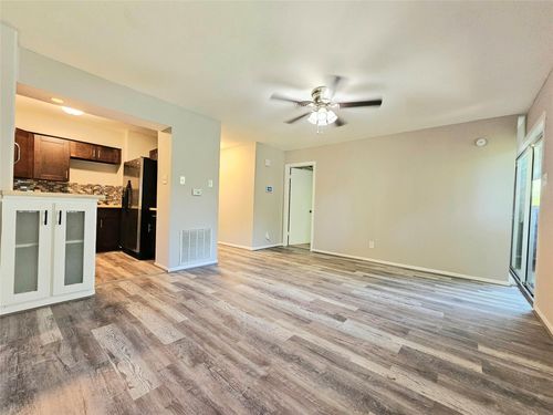 apt-36f-909 Silber Rd, Houston, TX, 77024-3632 | Card Image