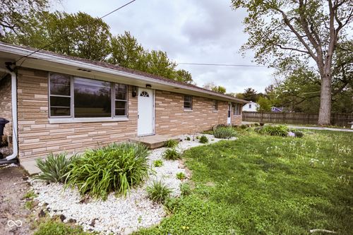 8325 Lake Road, Indianapolis, IN, 46217 | Card Image