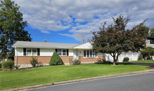 2141 Aster Rd, Macungie, PA, 18062-9356 | Card Image
