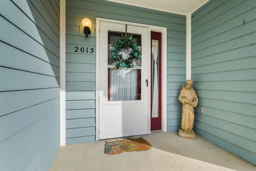 2015 Hampton Dr, WAYNESBORO, VA, 22980-9631 | Card Image