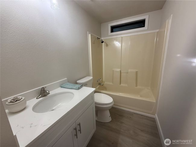 Guest Bathroom | Image 17