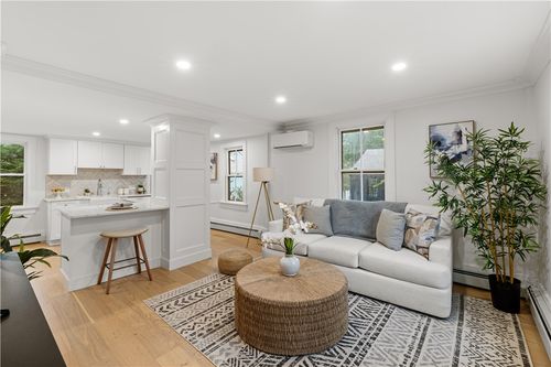 3-51 Poplar St, Newport, RI, 02840-2453 | Card Image