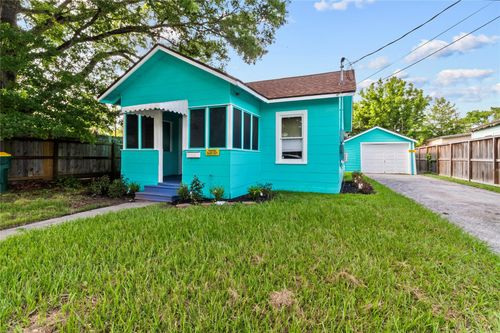 706 E Hunnicutt St, Baytown, TX, 77520-8021 | Card Image