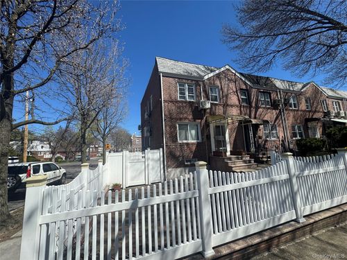 7501 167th Street, New York, NY, 11366 | Card Image