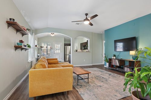 13804 Sierra Wind Ln, Elgin, TX, 78621-3058 | Card Image