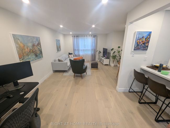 6 Broadpath Rd, Condo with 4 bedrooms, 2 bathrooms and 1 parking in North York ON | Image 16
