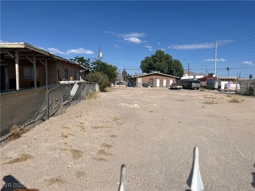 2404 Bassler St, North Las Vegas, NV, 89030-6108 | Card Image