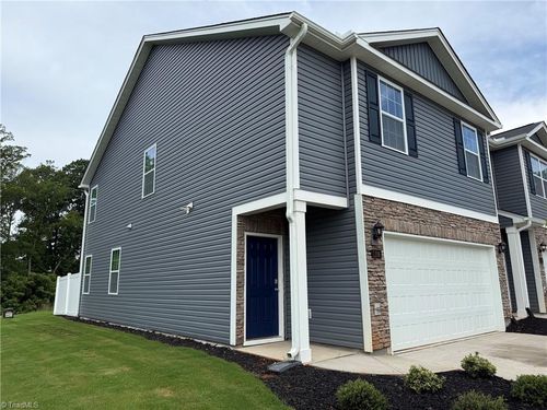 1106 Broholmer Ln, Greensboro, NC, 27405-8331 | Card Image