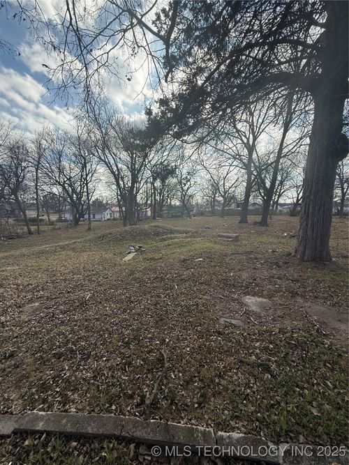 513 W 9th St, Ada, OK, 74820-4811 | Card Image