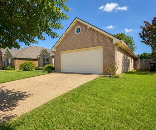 7930 Fox Chase Dr, Arlington, TX, 76001-2910 | Card Image