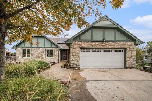 17688 157th Ter, Basehor, KS, 66007-7375 | Card Image