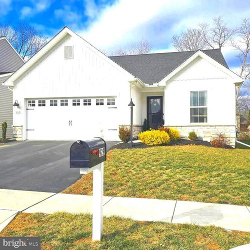 929 W North St, Carlisle, PA, 17013-1747 | Card Image