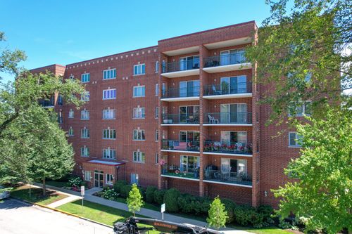 402-1325 Perry St, Des Plaines, IL, 60016-7151 | Card Image