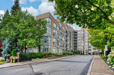 517 - 2511 Lakeshore Rd W, Condo with 1 bedrooms, 1 bathrooms and 1 parking in Oakville ON | Image 1