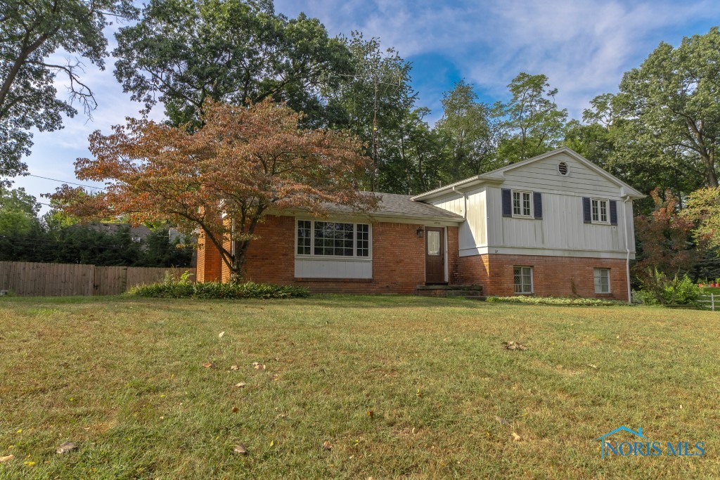 Far Hills Rd, Toledo, OH 43623