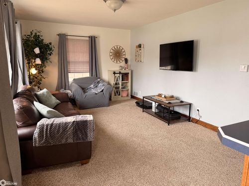 511 W 15th St, Carroll, IA, 51401-1406 | Card Image