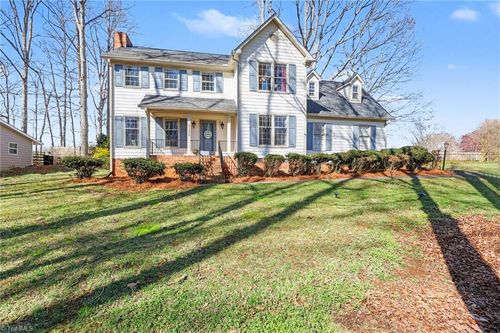 6135 Spring Forest Dr, Pfafftown, NC, 27040-9356 | Card Image