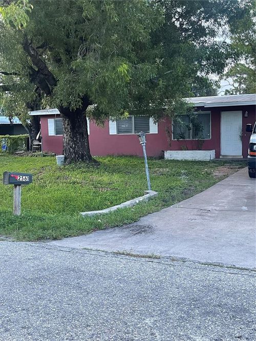 2561 Parkway St, Fort Myers, FL, 33901-7433 | Card Image