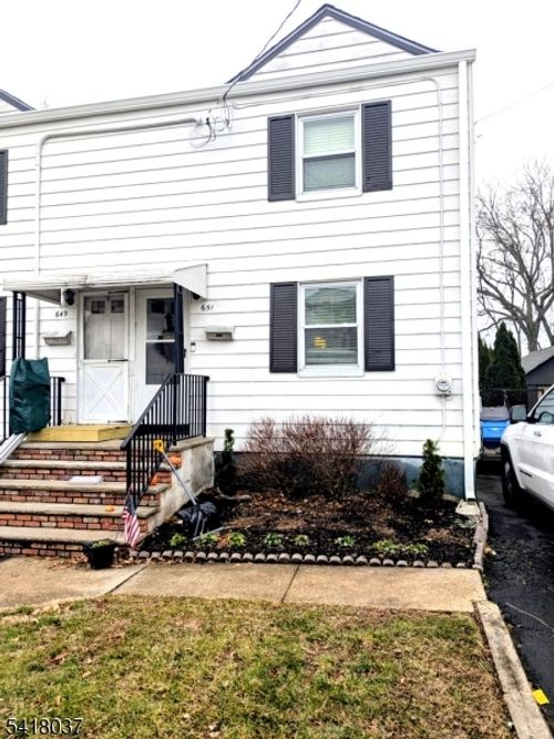 651 Crescent Dr, Bound Brook, NJ, 08805-1105 | Card Image