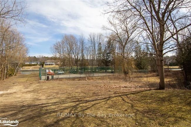 8 - 39 28th St S, Condo with 3 bedrooms, 2 bathrooms and 1 parking in Wasaga Beach ON | Image 34