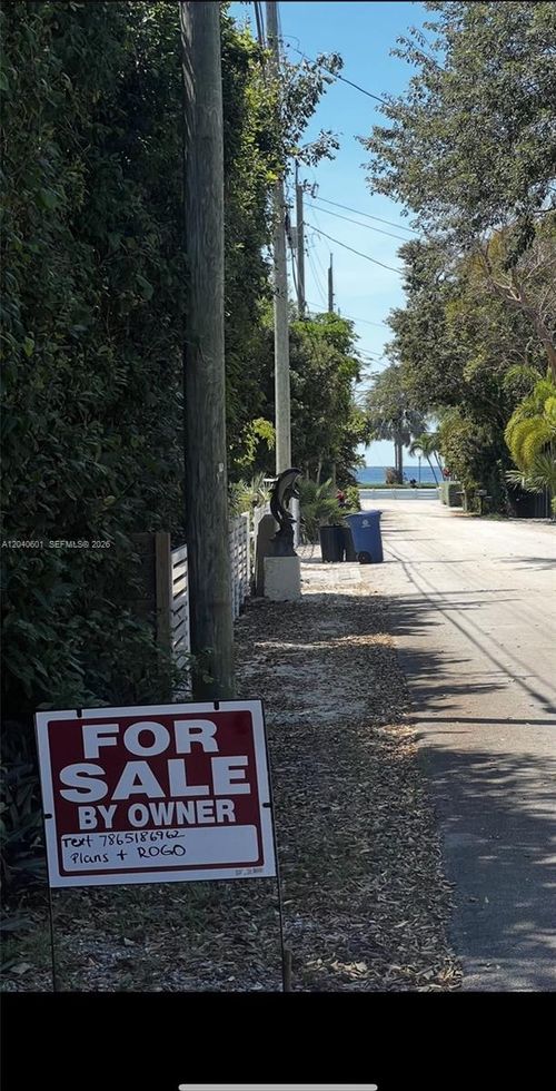 31 Dolphin Rd, Key Largo, FL, 33037-2949 | Card Image