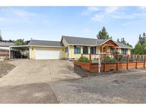 709 S Park St, Carlton, OR, 97111-9657 | Card Image