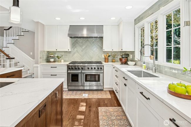 8150 Evergreen Ln, House other with 5 bedrooms, 4 bathrooms and 3 parking in Mercer Island WA | Image 11