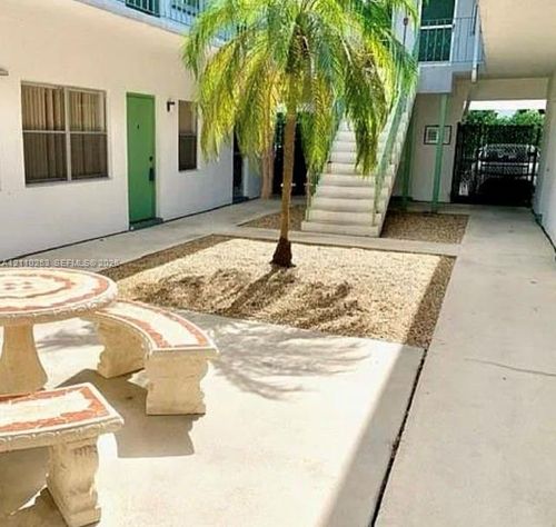 4-1824 Monroe St, Hollywood, FL, 33020-5132 | Card Image