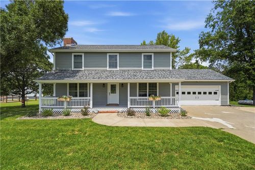 1390 N 550th Rd, Baldwin City, KS, 66006-7255 | Card Image