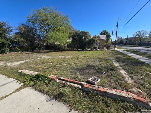 2019 El Paso St, San Antonio, TX, 78207-5416 | Card Image