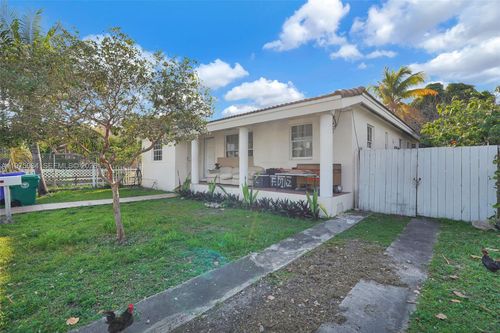 538 Nw 20th Ave, Miami, FL, 33125-3451 | Card Image