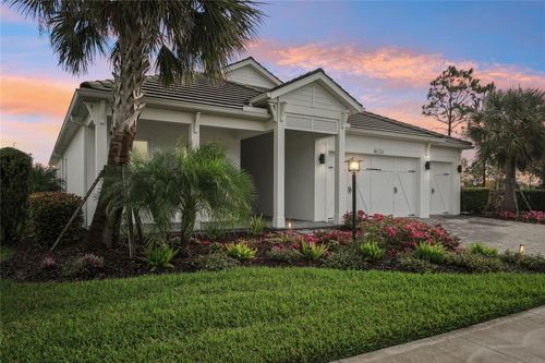 8294 Grande Shores Dr, SARASOTA, FL, 34240-2328 | Card Image