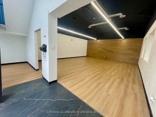 100-10 Plastics Ave, Etobicoke, ON, M8Z4B7 | Card Image