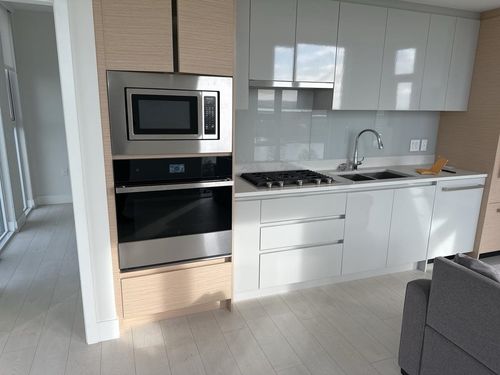 2407-3538 Sawmill Cres, Vancouver, BC, V5S0J8 | Card Image