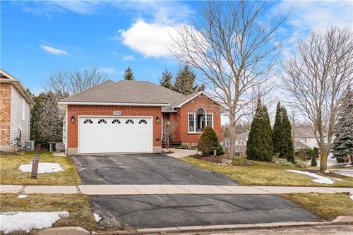 599 Harvey St, Fergus, ON, N1M3J4 | Card Image