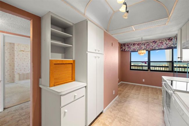 APT-1201 - 9415 Blind Pass Rd, Condo with 2 bedrooms, 2 bathrooms and null parking in ST PETE BEACH FL | Image 10